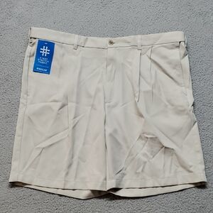 Haggar Men's Cream Flat Front Shorts Size 42W